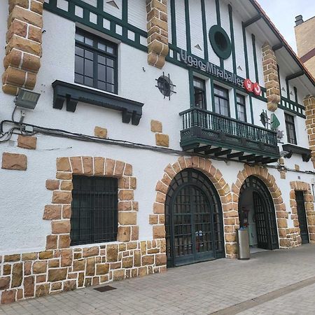 Piso Rio Nervion 15 Minutos Bilbao Apartment Ugao-Miraballes Exterior foto