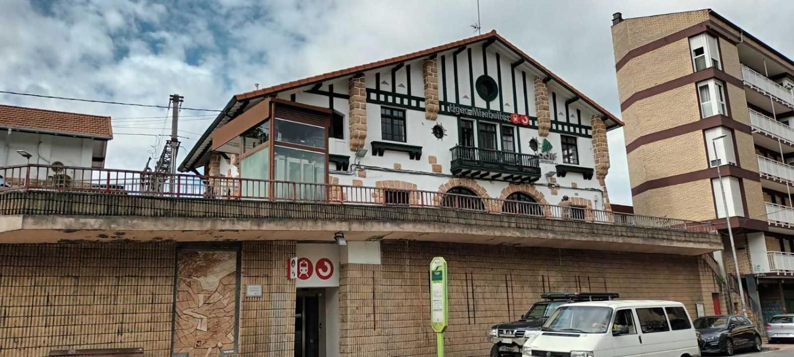 Piso Rio Nervion 15 Minutos Bilbao Apartment Ugao-Miraballes Exterior foto